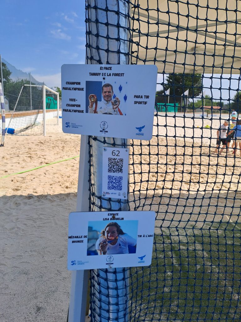 QR Codes pour accéder à un quizz sur les champions des Jeux de Paris 2024.