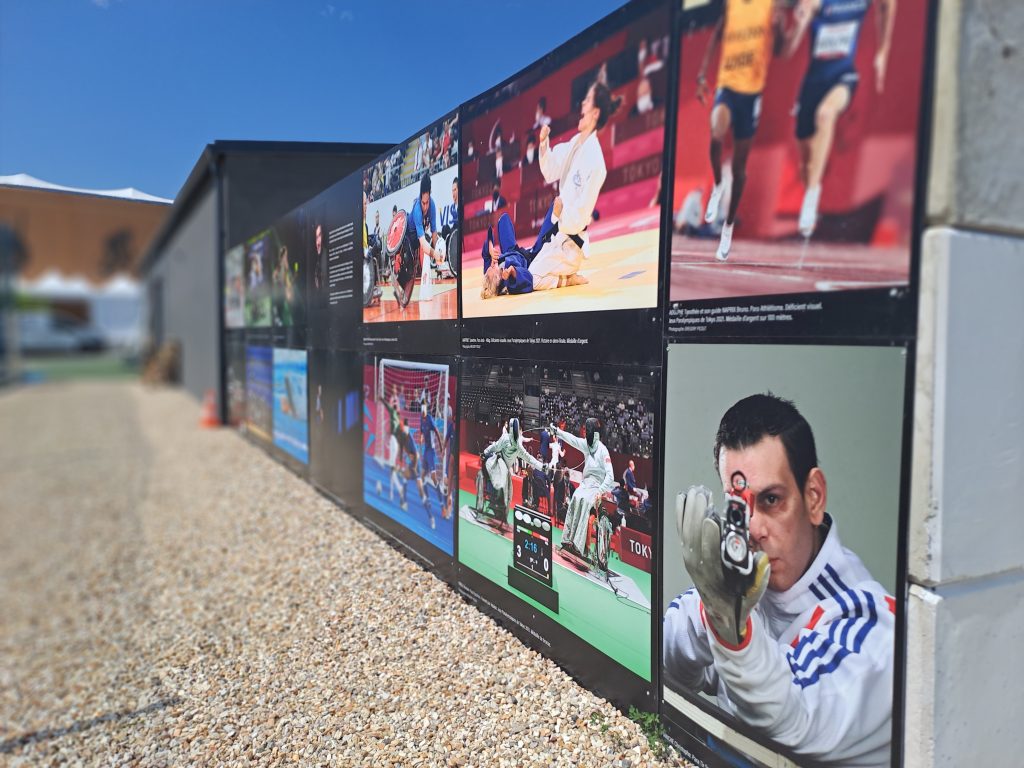 Exposition photos des champions des dernières éditions des Jeux Paralympiques.