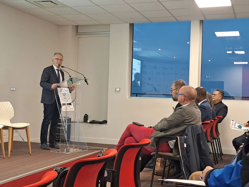 François Bonneau a salué l'engagement des bénévoles.