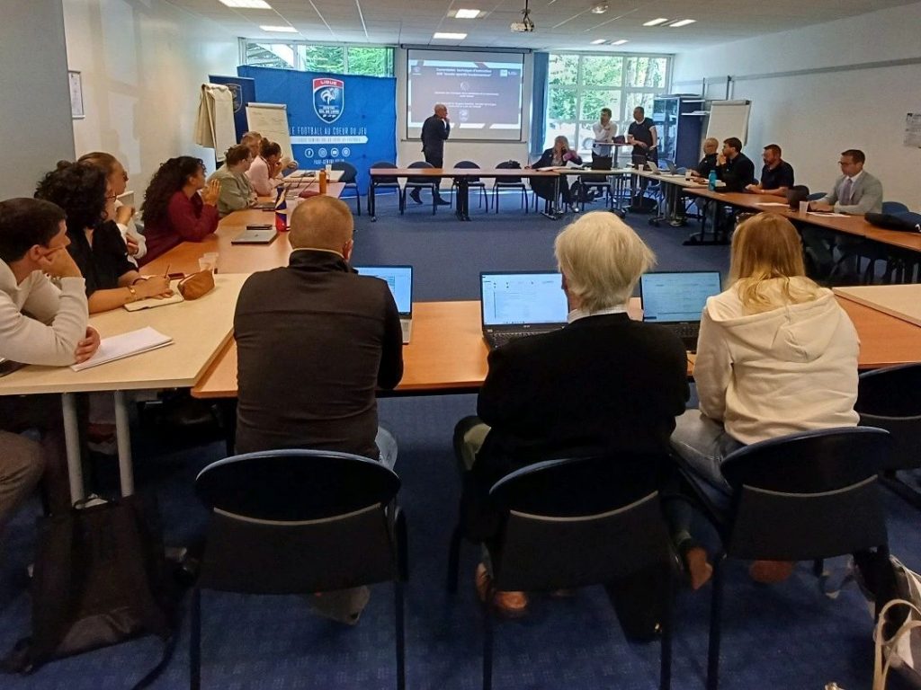 Les deux commissions se sont tenues à la Ligue régionale de football avec des experts et des membres des quatre collèges.